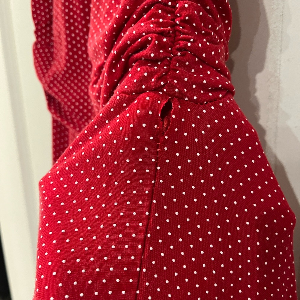 Red dress - Picture 3 of 3